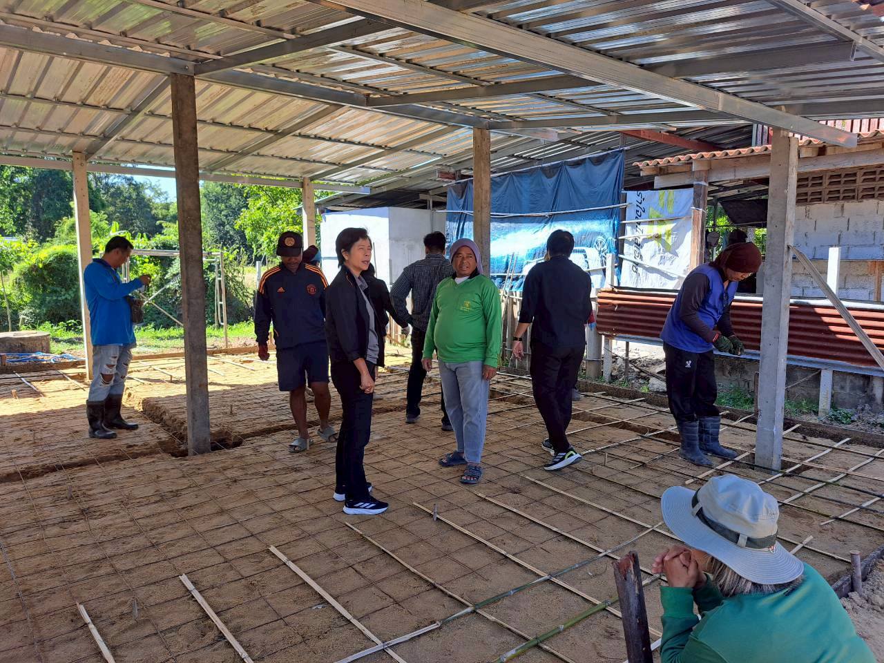 พช.ศรีประจันต์ เดินหน้าขับเคลื่อนการขจัดความยากจนและพัฒนาคนทุกช่วงวัยตามหลักปรัชญาของเศรษฐกิจพอเพียง