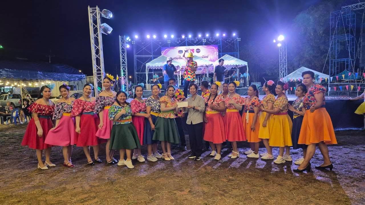คณะกรรมการพัฒนาสตรีอำเภอศรีประจันต์ จัดงาน "สายใยสตรี เนื่องในวันสตรีไทย" สืบสานวัฒนธรรมไทย เชื่อมความสัมพันธ์เครือข่ายสตรีทั้งอำเภอ