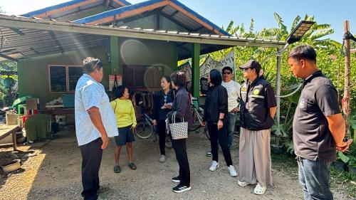 พช.ศรีประจันต์ เดินหน้าขับเคลื่อนการขจัดความยากจนและพัฒนาคนทุกช่วงวัยตามหลักปรัชญาของเศรษฐกิจพอเพียง