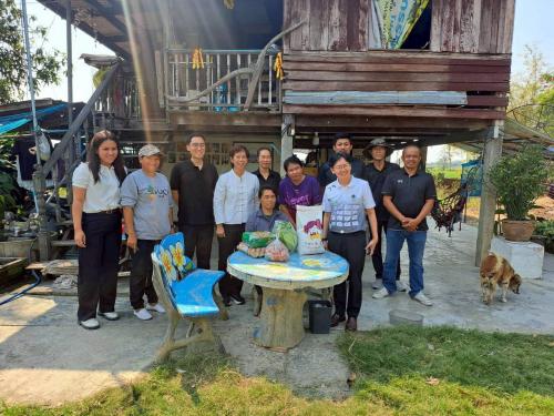 พช.ศรีประจันต์ เดินหน้าขับเคลื่อนการขจัดความยากจนและพัฒนาคนทุกช่วงวัยตามหลักปรัชญาของเศรษฐกิจพอเพียง